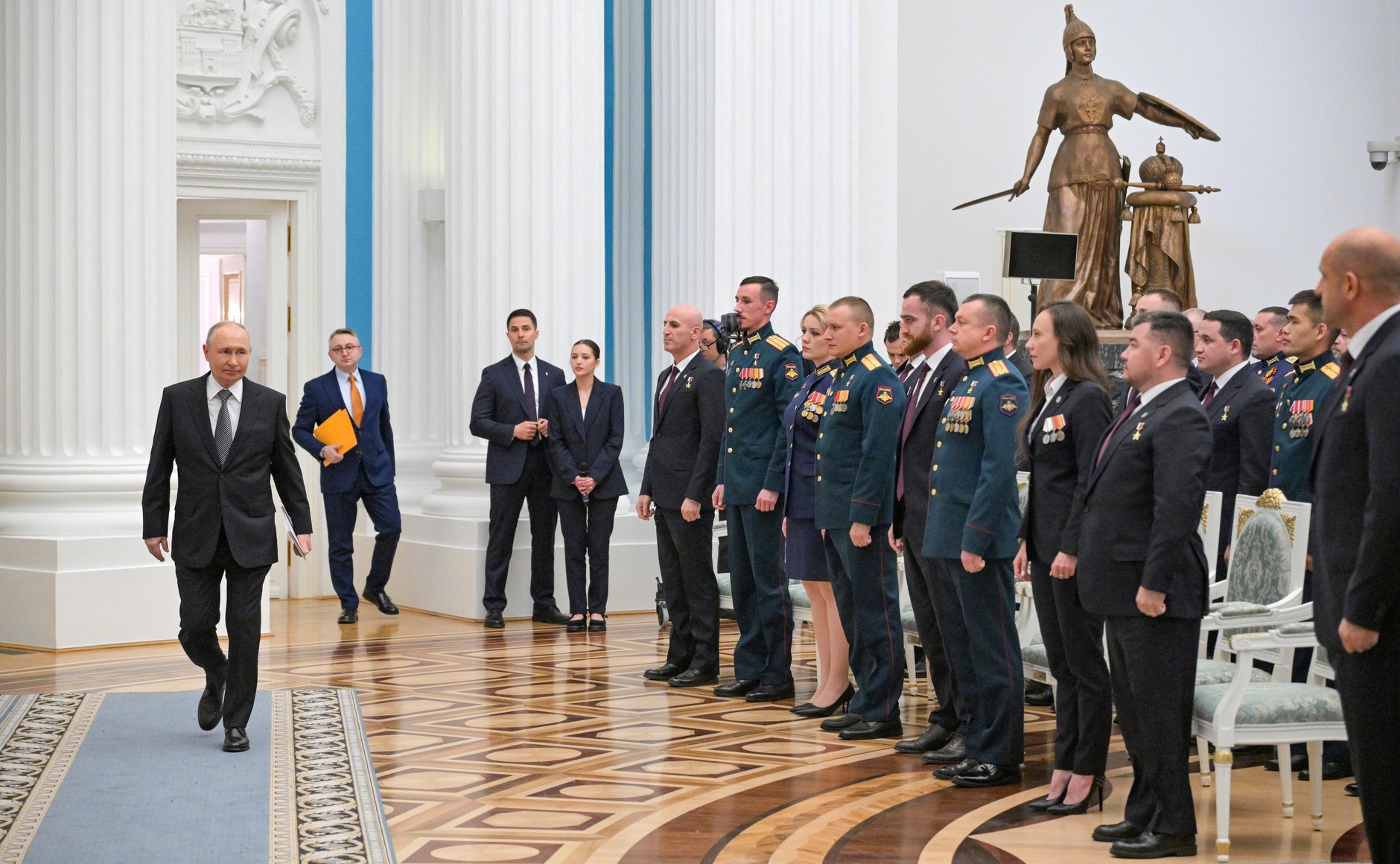 В Кремле прошла встреча Владимира Путина с ветеранами СВО 