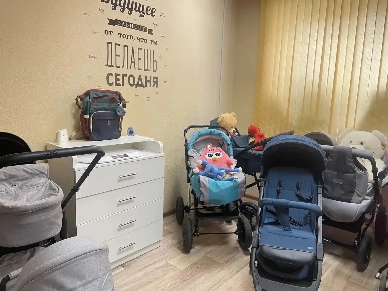 Более тысячи смоленских семей воспользовались Пунктом проката товаров первой необходимости для детей